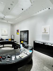 みなとみらい店内観